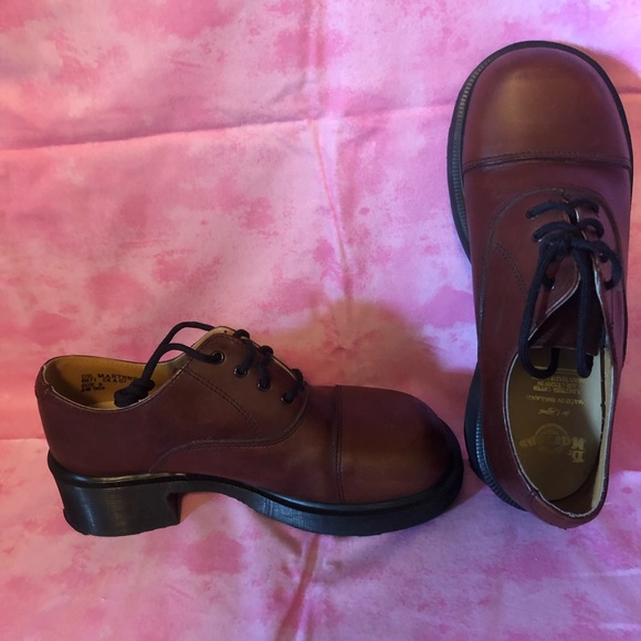 Dr. Martens Shoes - Dr. Martens 8671 VINTAGE GUC Platform sz 8 US made in Englund adorable !!! Look